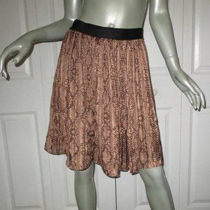 GUESS Brown Snake Print Pleated Skirt Size Medium NWT